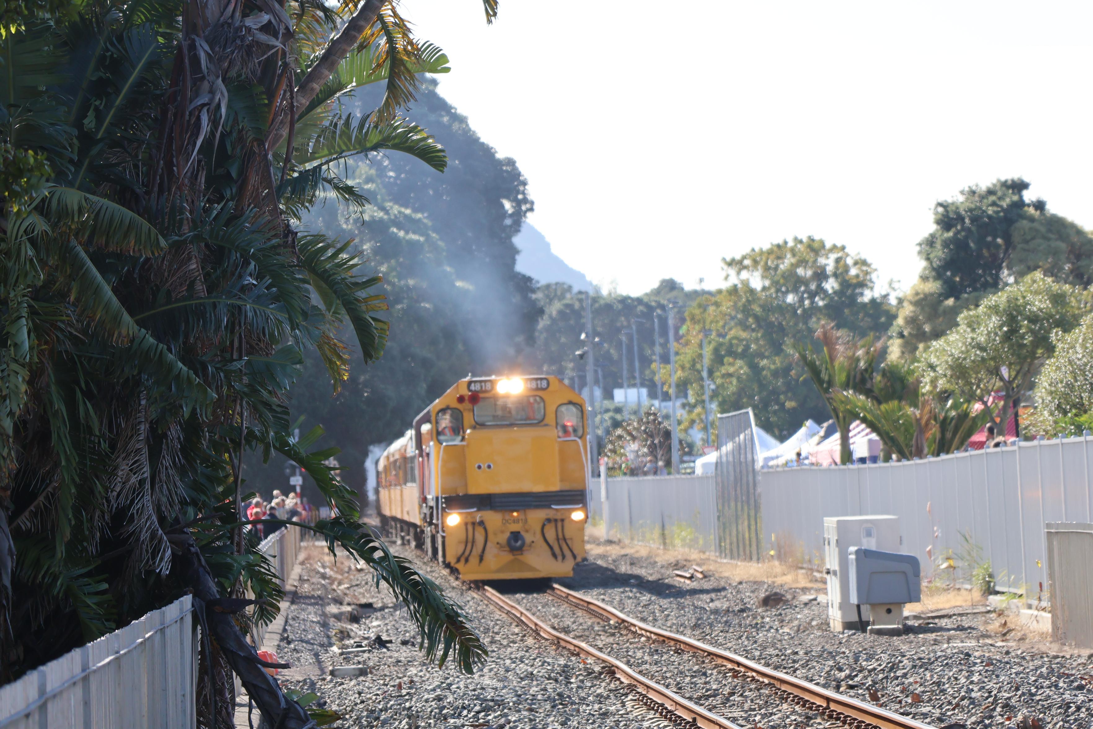 Honk hoooonk it's a train
