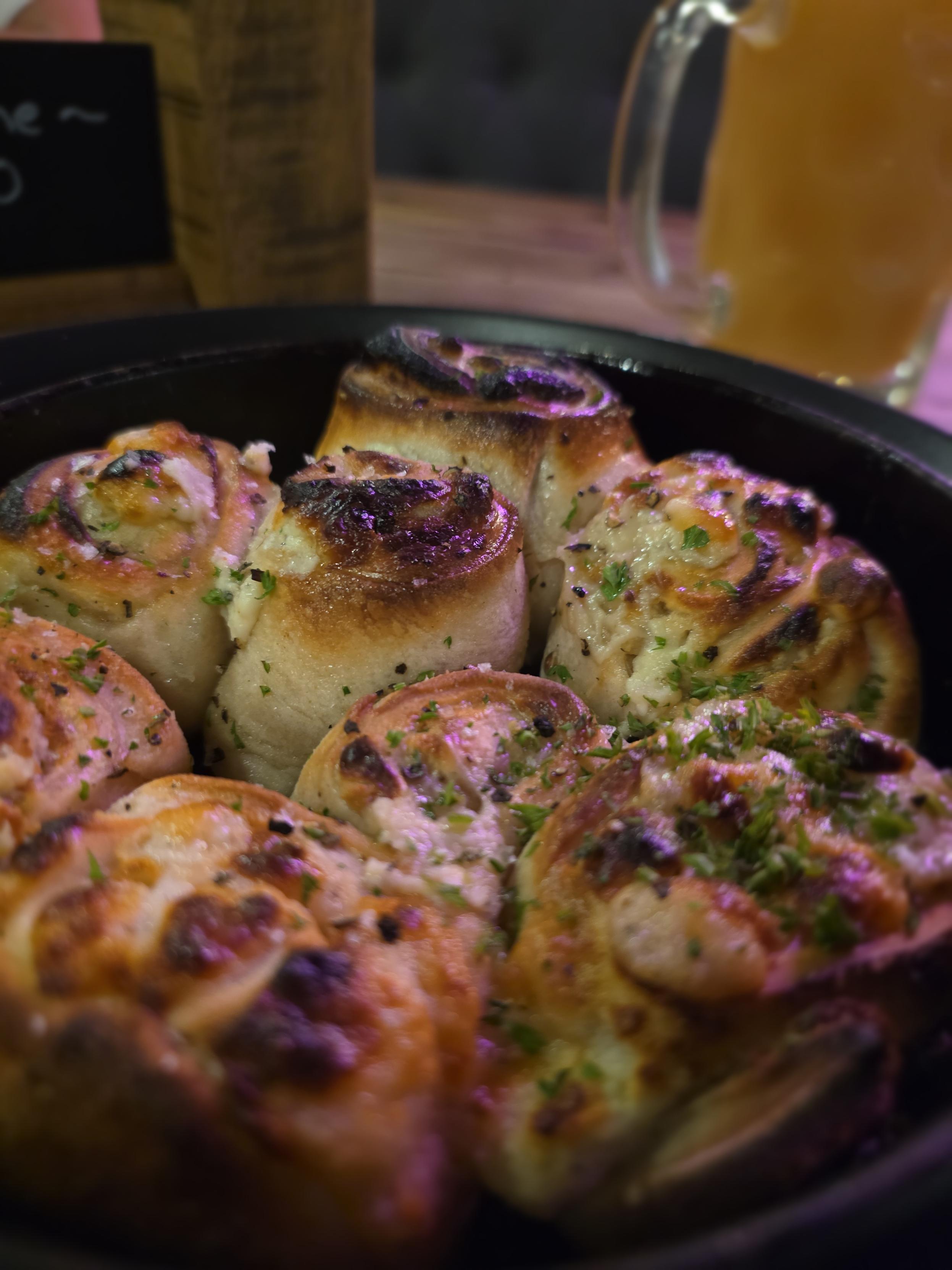 Garlic bread but kinda fancy